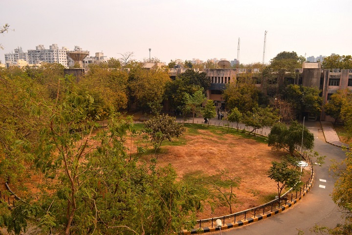 https://cache.careers360.mobi/media/colleges/social-media/media-gallery/11417/2019/3/1/Campus View of RC Technical Institute Ahmedabad_Campus-View.jpg